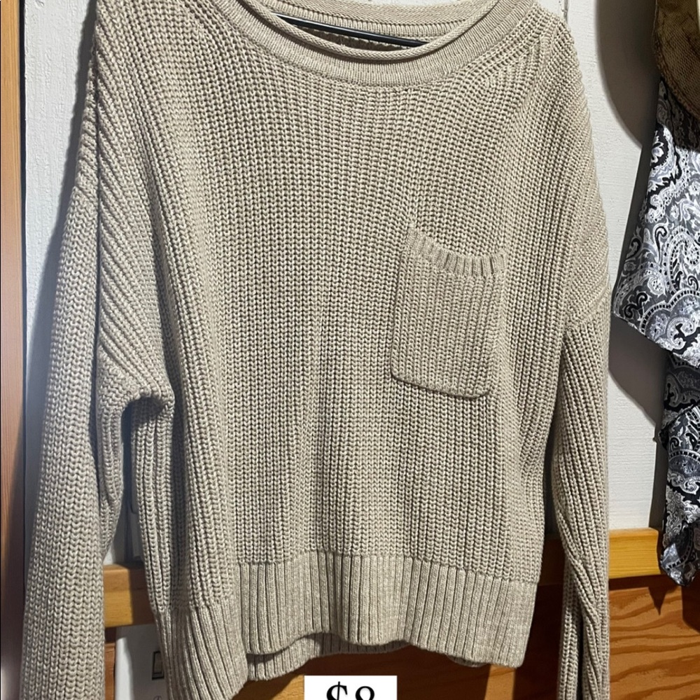Gap sweater